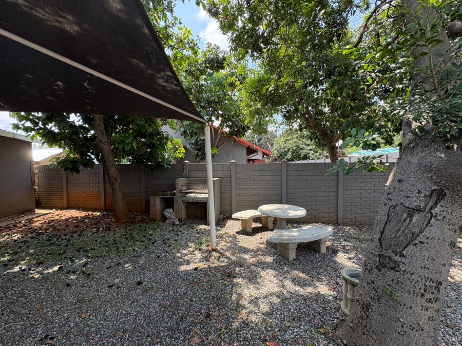 6 Bedroom Property for Sale in Bodorp North West